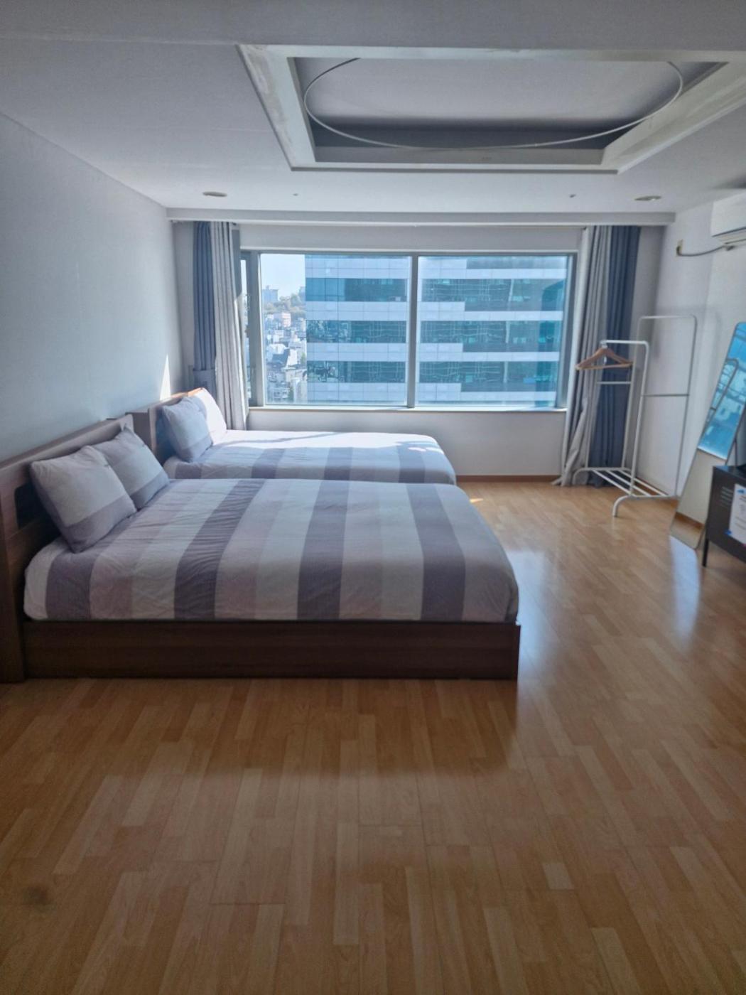Hongdae Guesthouse 1Min From Hongik Uni Station Exit #1 Seúl Exterior foto